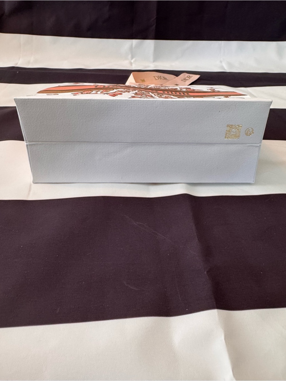 Dior White and Gold Branded Drawstring Pouch - Picture 5 of 8